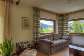 Appartement, 2 chambres | Coin séjour