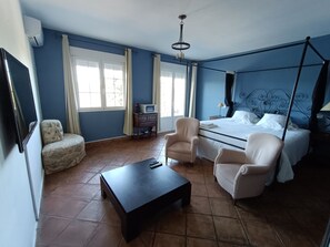 Juniorsvit - terrass | Memory foam-madrasser, individuell inredning, unika möbler och skrivbord