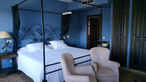 Junior Suite, Terrace | Memory foam beds, individually decorated, individually furnished, desk