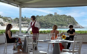 Lunch served - Bahia Blanca (Gaeta)