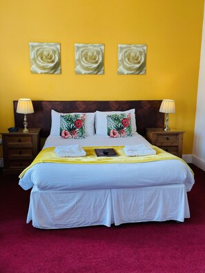 مكتب وتجهيزات عازلة للصوت ومكواة/لوح كي وواي فاي مجانًا