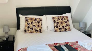 City Double Room | Desk, soundproofing, iron/ironing board (on request), free WiFi
