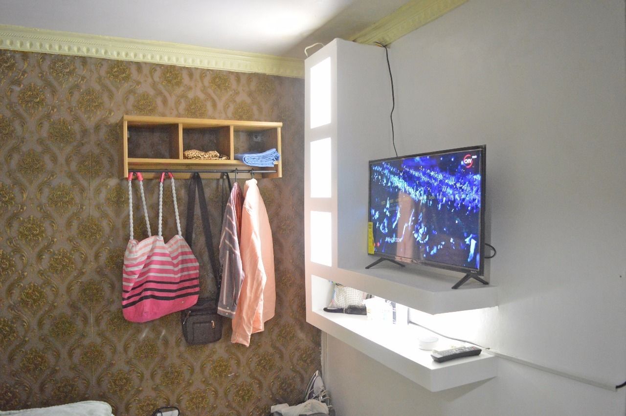 ستائر تعتيم وتجهيزات عازلة للصوت ومكواة/لوح كي وواي فاي مجانًا