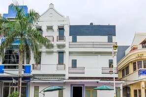 Exterior - RedDoorz near Mall Of Indonesia (Jakarta)