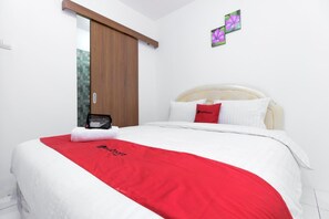 Escrivaninha, Wi-Fi de cortesia, roupa de cama