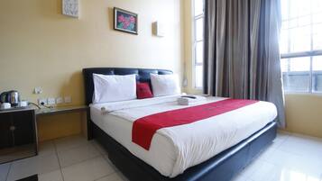 Double Room | Desk, free WiFi, bed sheets