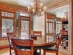 公寓式客房, 2 间卧室, 无烟房 | 客房内用餐