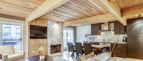 Condo, 4 Bedrooms, Non Smoking | Living area | Flat-screen TV