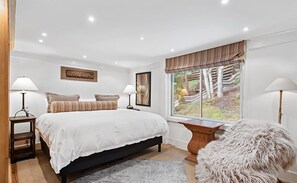 Condo, 4 chambres, non-fumeur | Décor unique, ameublement unique, fer et planche à repasser