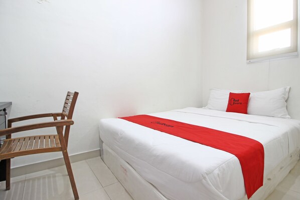 Desk, free WiFi, bed sheets