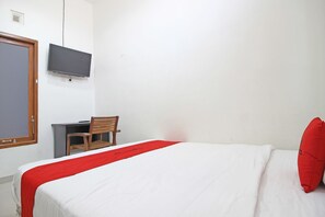 Desk, free WiFi, bed sheets