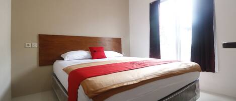 Double Room | Desk, free WiFi, bed sheets