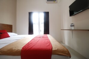 双人房 | 办公桌、免费 WiFi、床单