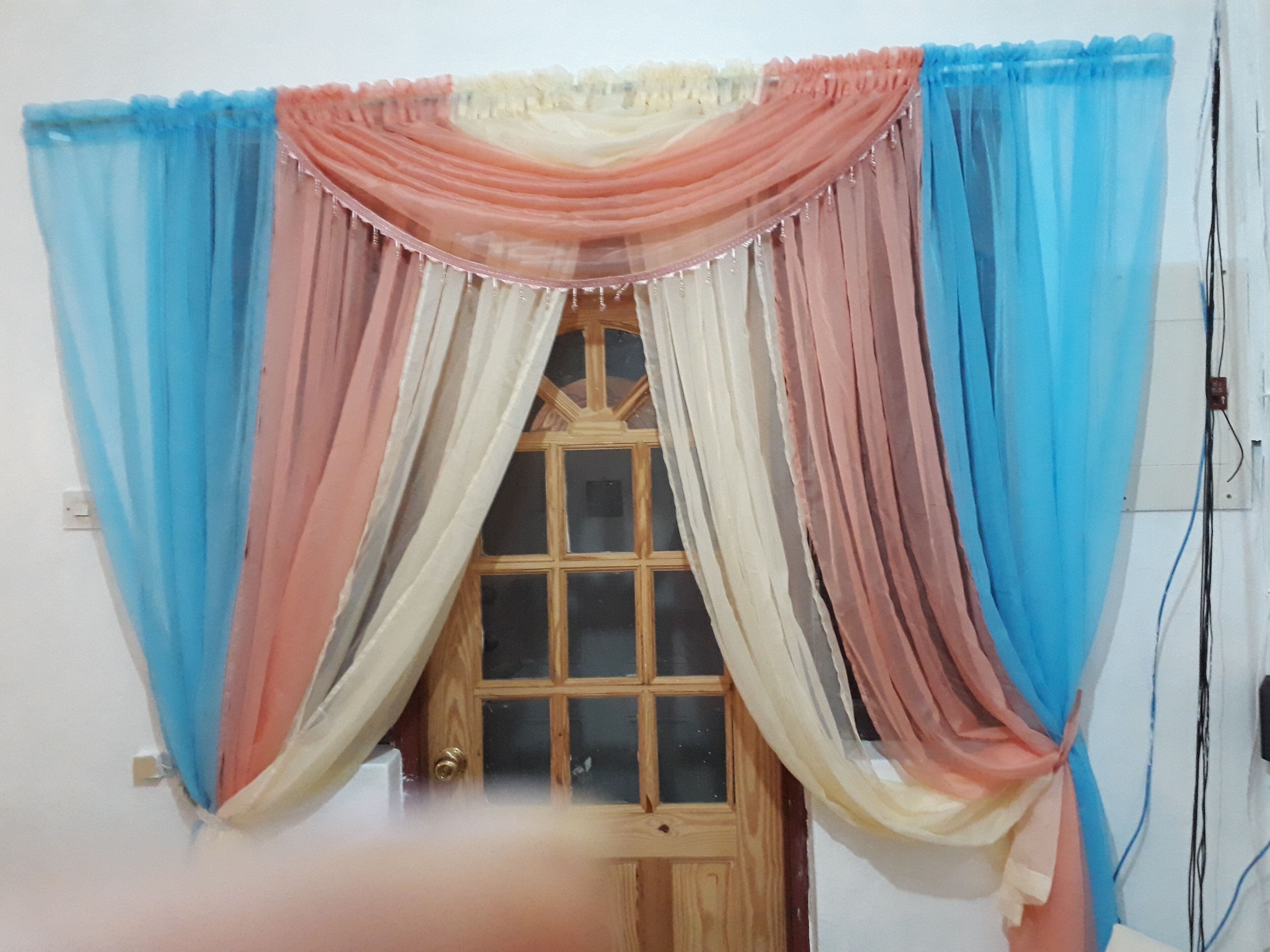 Standard Room, 1 Queen Bed, Refrigerator & Microwave | Living area | Smart TV, Netflix