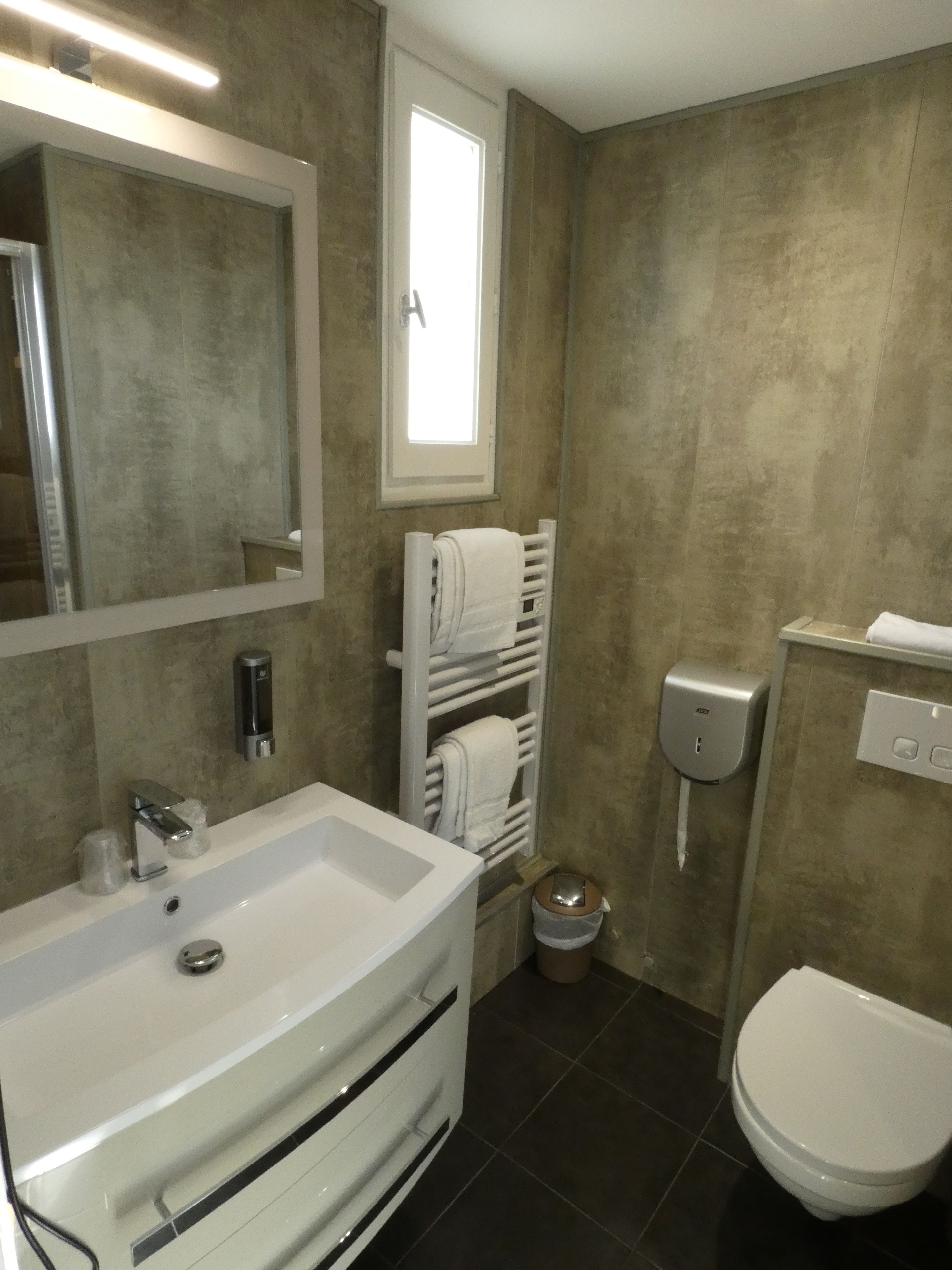 superior double room, 1 double bed, non smoking | bathroom amenities | shower, free toiletries, hair dryer, towels