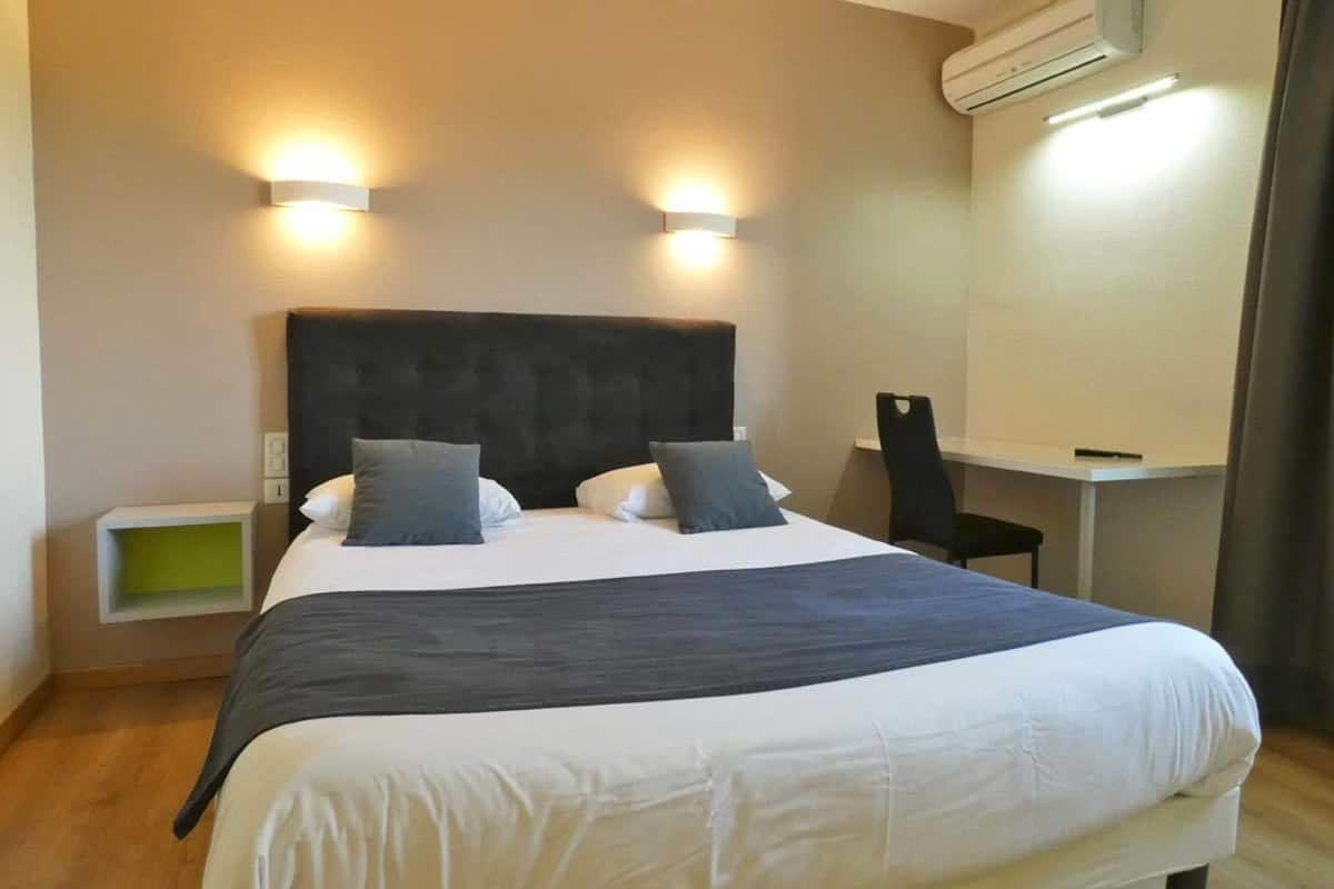 Superior Double Room, 1 Double Bed, Non Smoking | Desk, blackout curtains, soundproofing, cots/infant beds