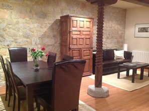 Ferienhaus, 6 Schlafzimmer | Wohnzimmer | Fernseher