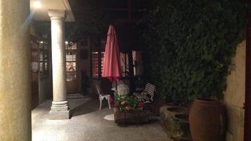 Ferienhaus, 6 Schlafzimmer | Terrasse/Patio