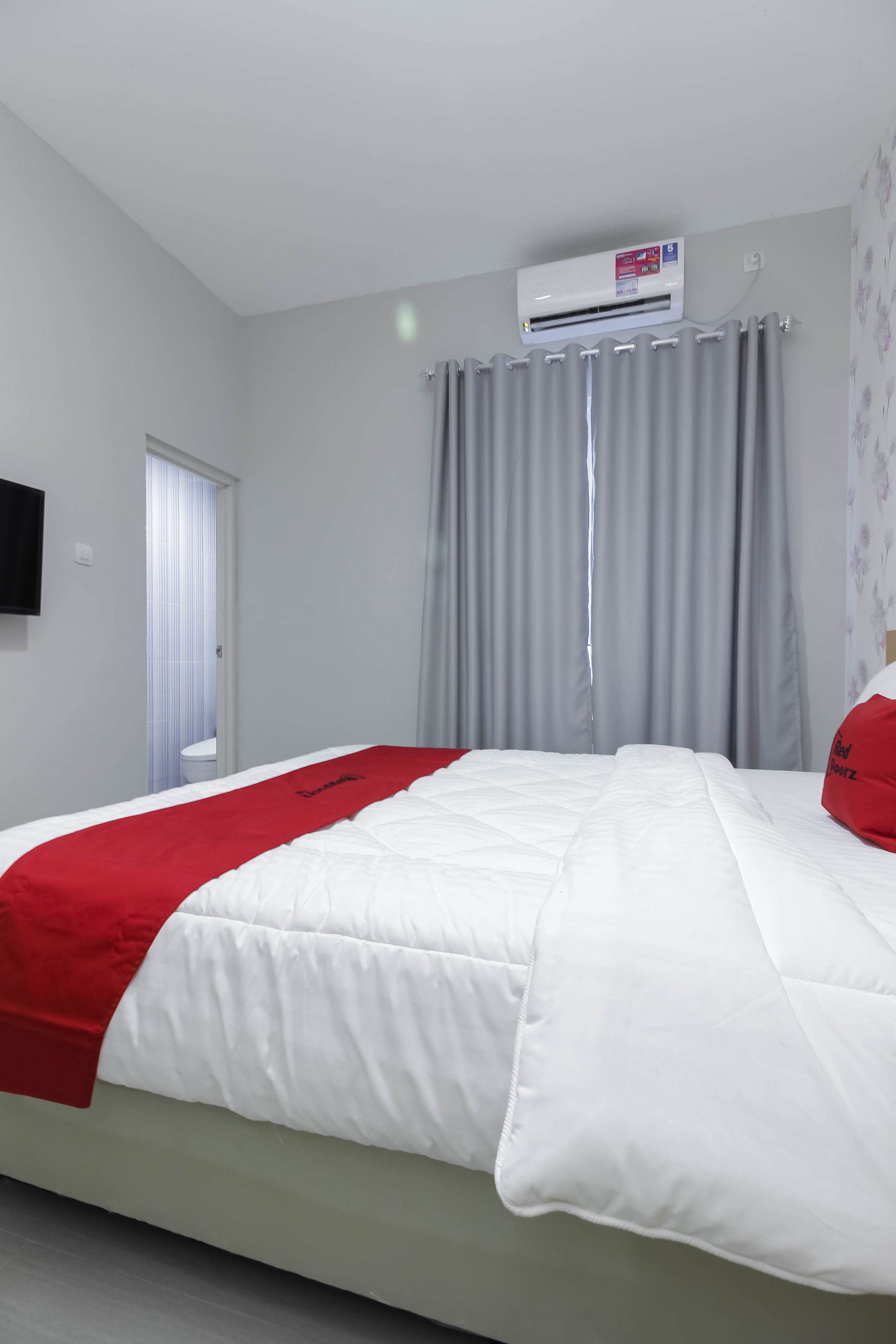 Foto - RedDoorz Syariah near Metropolitan Mall Bekasi