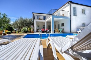 Outdoor pool, pool loungers
