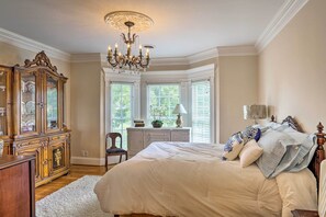 5 Schlafzimmer, Bügeleisen/Bügelbrett, Reisekinderbett, Internetzugang