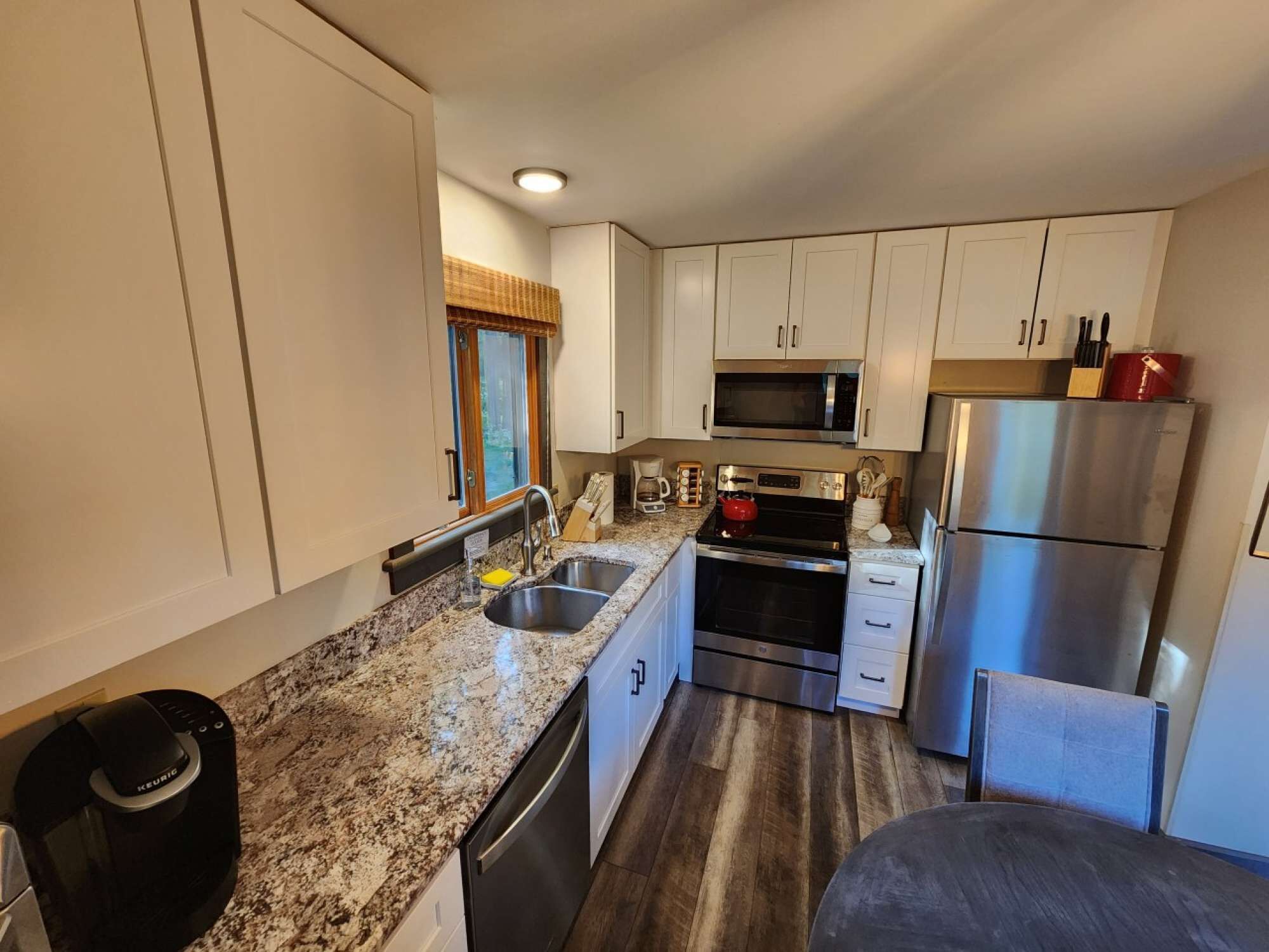 Refrigerador, microondas, horno, placa de cocina