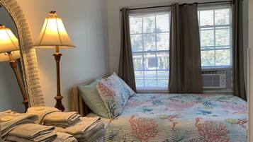 1 sovrum, skrivbord, strykjÀrn/strykbrÀda och gratis wi-fi