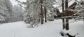 ☆ SKI ON & OFF ☆ Spruce Glen C on Great Eastern Trail w/AC, Sauna, Fireplace
