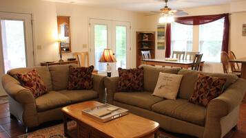 Smart TV, fireplace, DVD player, table football