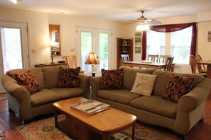 Smart TV, fireplace, DVD player, table football