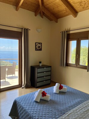 2 makuuhuonetta, silitysrauta/-lauta, ilmainen Wi-Fi, vuodevaatteet