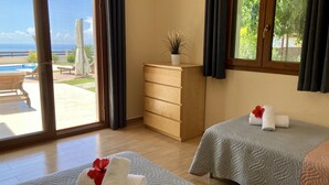 Unclassified image, 5 of 58, button - Modern spacious villa with private pool, large garden and sea view/sunset (Kalamitsi)