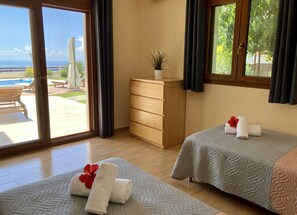 3 bedrooms, iron/ironing board, free WiFi, bed sheets