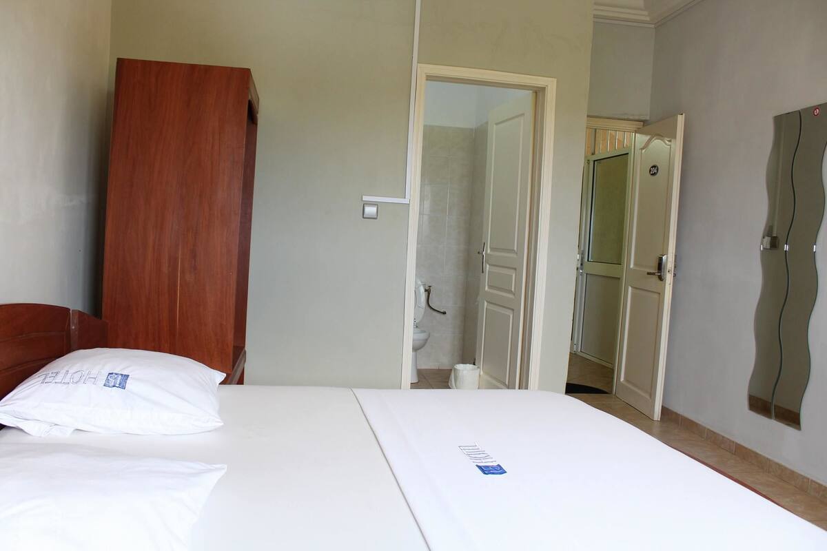 Minibar, desk, blackout curtains, WiFi