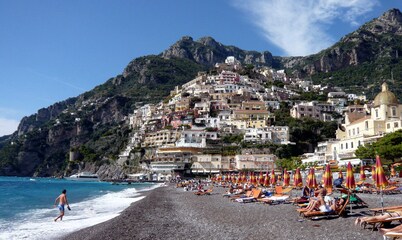 Vintage villa nestled in the green between the Amalfi Coast and Cilento.