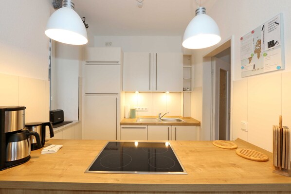 Køleskab, mikrobølgeovn, ovn, opvaskemaskine