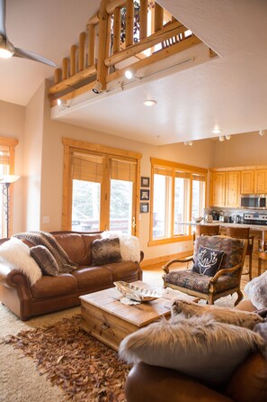 TV, fireplace, DVD player, stereo