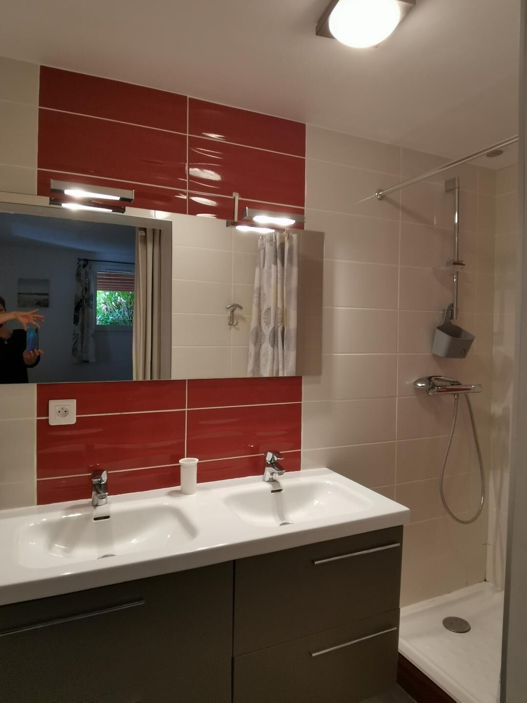 Een douche, een haardroger