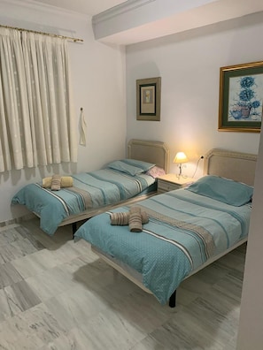 3 bedrooms, iron/ironing board, free WiFi, bed sheets