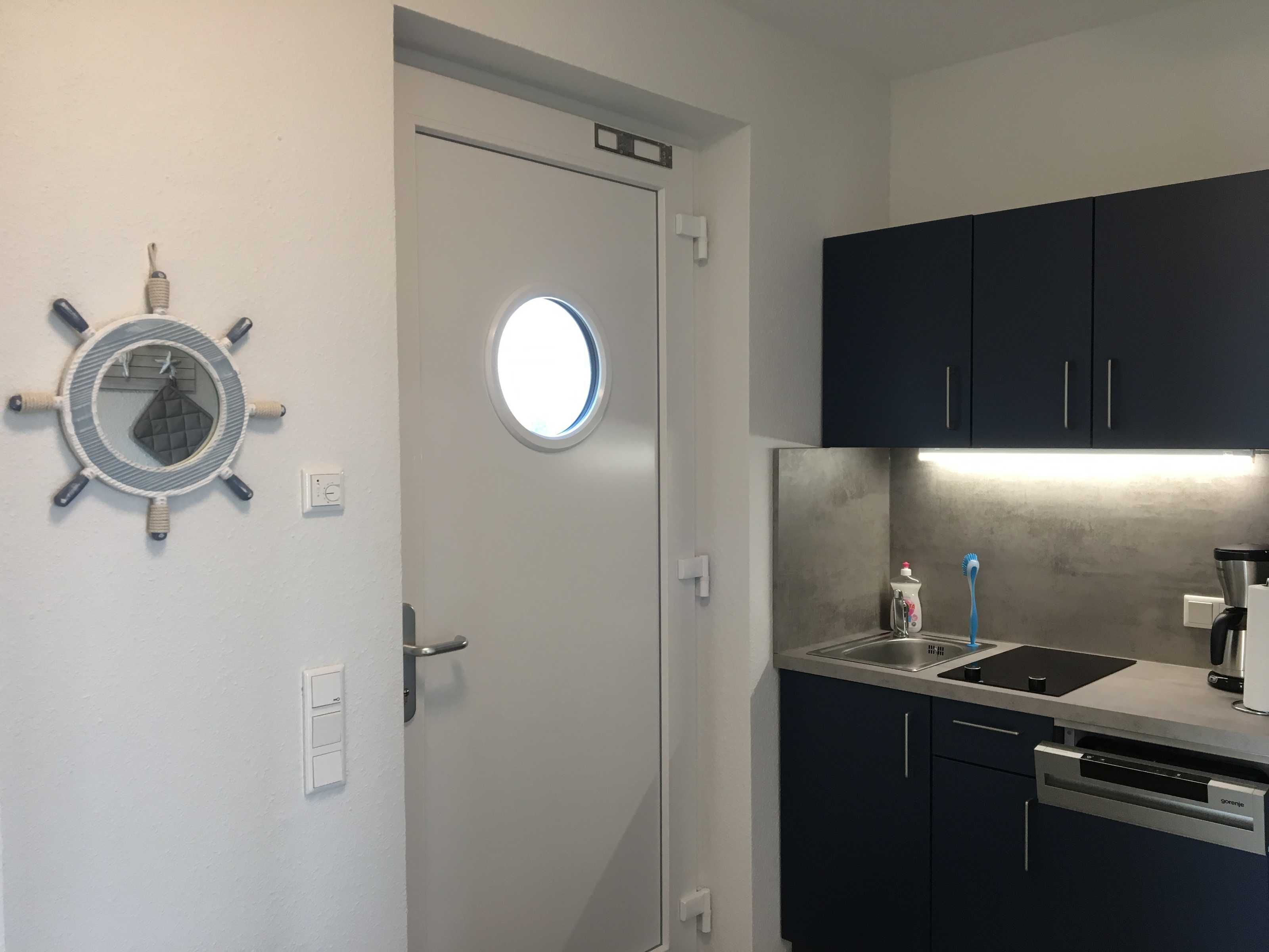 Fridge, oven, dishwasher, coffee/tea maker