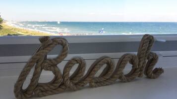 Näkymä rannalle/valtamerelle