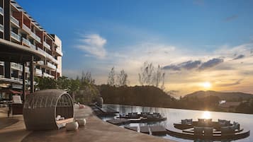 Familierom | Basseng | Utendørsbasseng