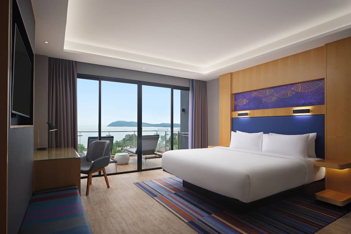 Room, 1 King Bed, Balcony, Sea View