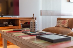 Penthouse Deluxe, 3 habitaciones, vista al lago (TD4) | Sala de estar | Smart TV, Netflix, piso con calefacción y servicios de streaming 