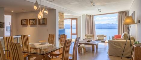 Deluxe Apartment, 3 Bedrooms, Lake View (TD7) | Living area | 42-inch Smart TV with satellite channels, Netflix, heated floors