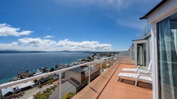Apartment, 3 Bedrooms, Lake View (TD10) | Balcony