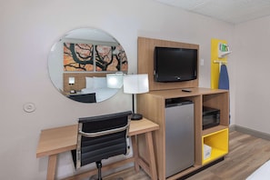 Room, 1 King Bed, Smoking | Desk, iron/ironing board, free WiFi, bed sheets