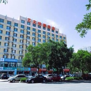 موقف سيارات