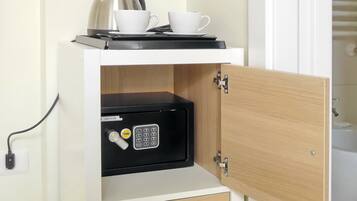 1 bedroom, premium bedding, pillow-top beds, minibar