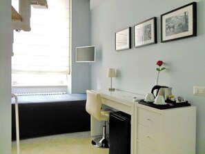 Junior Loft | Living area | 32-inch LCD TV with satellite channels, TV - L'Ospite - Lifestyle Residence, Design Rooms (Matera)